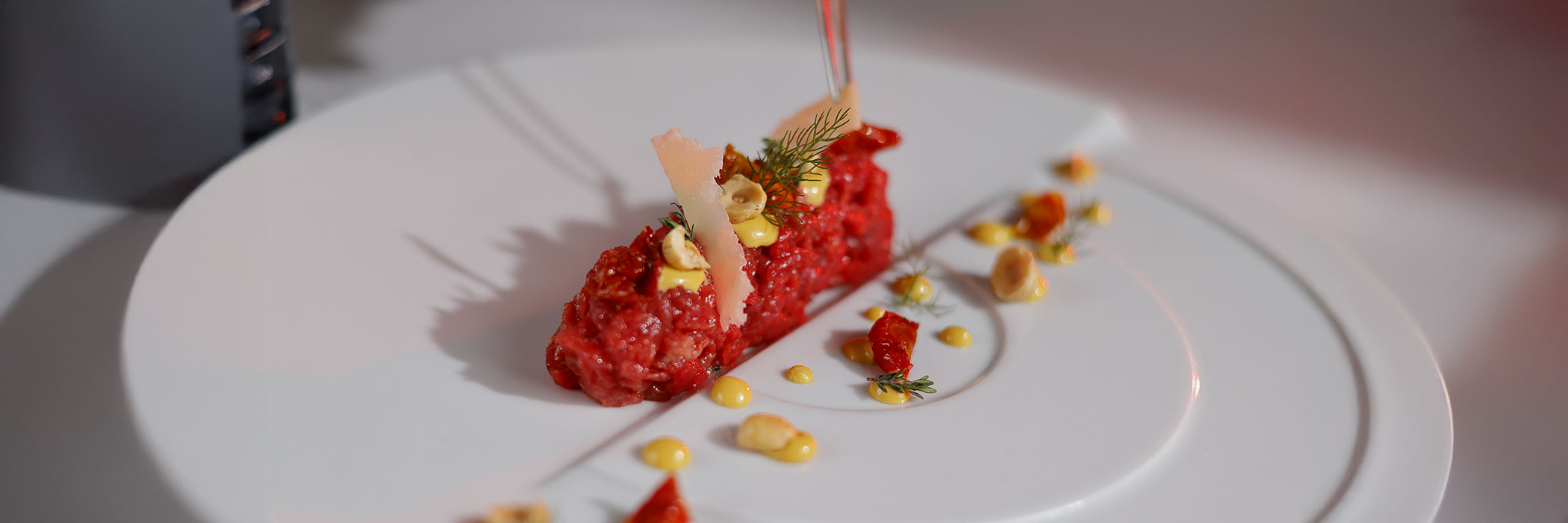 Maia - ricetta per realizzare una Tartare di manzo con maionese alla nocciola